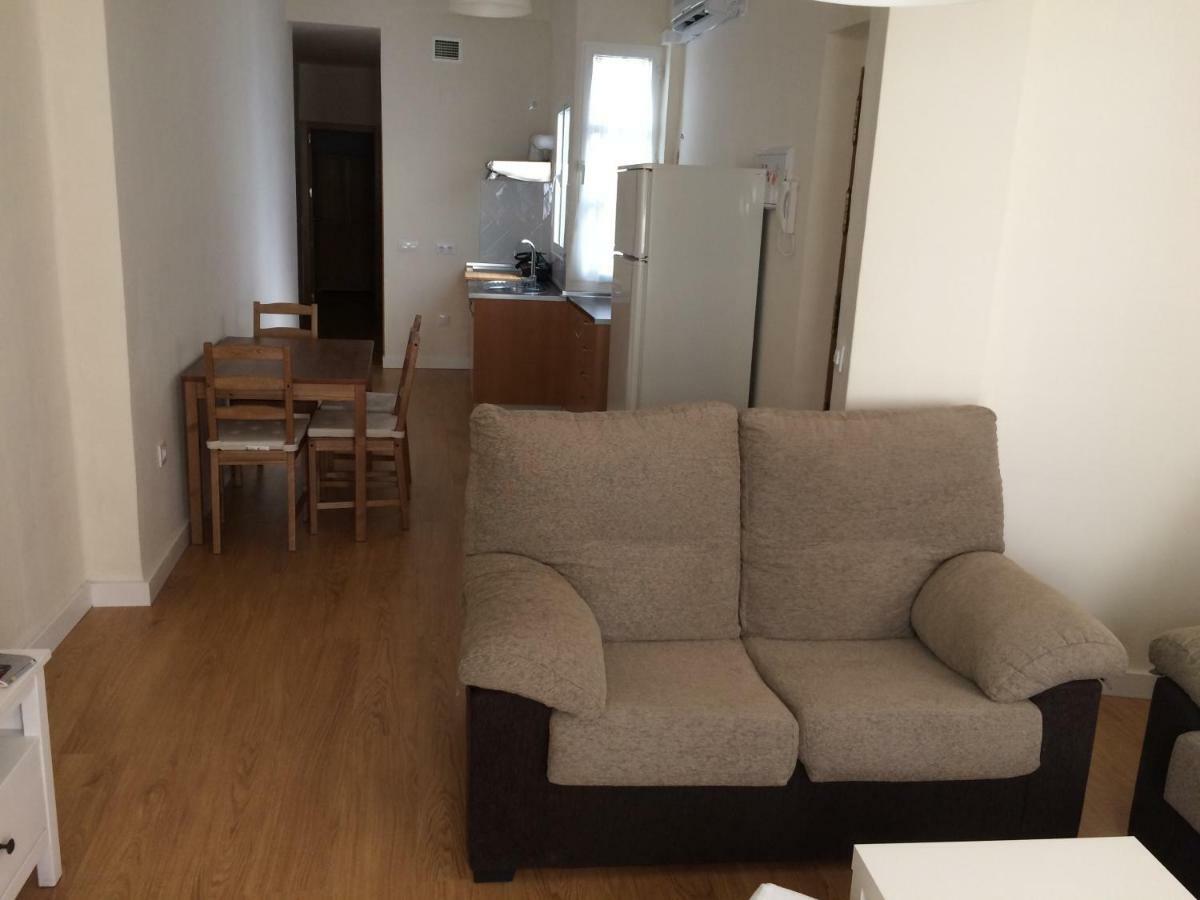 Peris Mencheta Apartment Sevilla Bagian luar foto