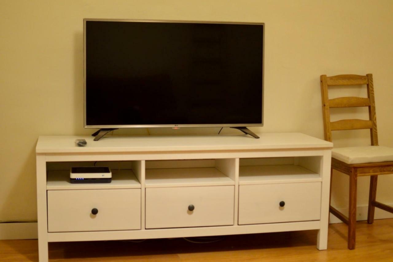 Peris Mencheta Apartment Sevilla Bagian luar foto