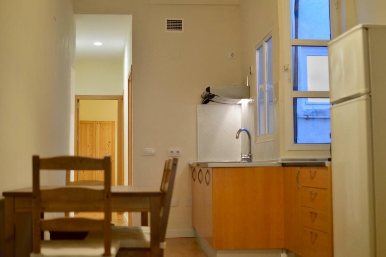 Peris Mencheta Apartment Sevilla Bagian luar foto
