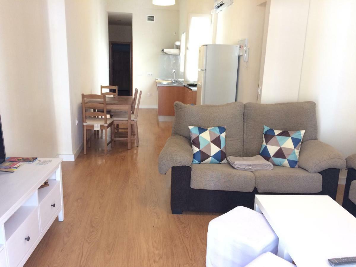 Peris Mencheta Apartment Sevilla Bagian luar foto